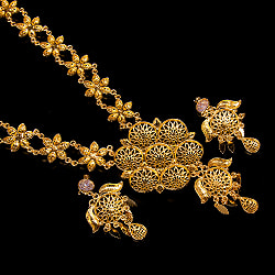 ゴージャス・ゴールド　ネックレス＆ピアスセット　インド伝統アクセサリー - サブ5