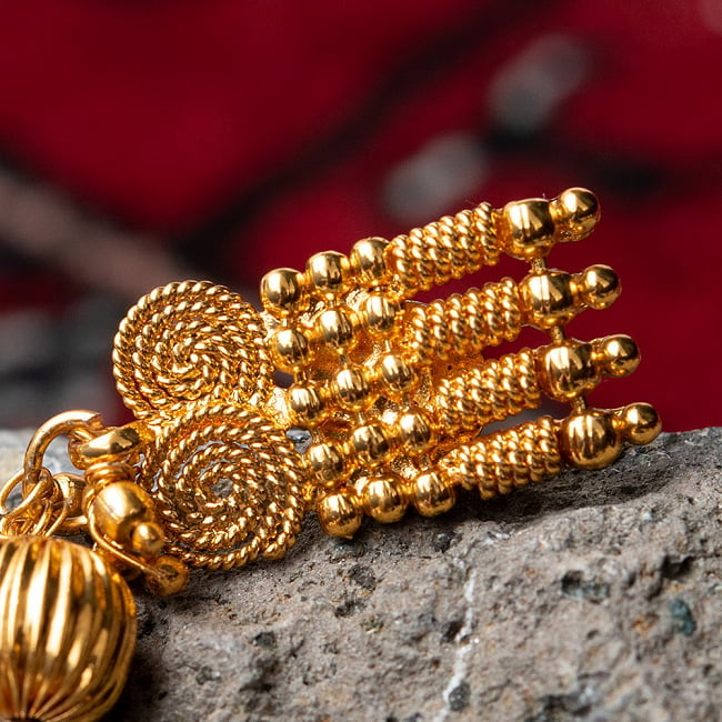 ゴールド・ドクラデザイン　ネックレス＆ピアスセット　インド伝統アクセサリー 8 - とても素敵な雰囲気です