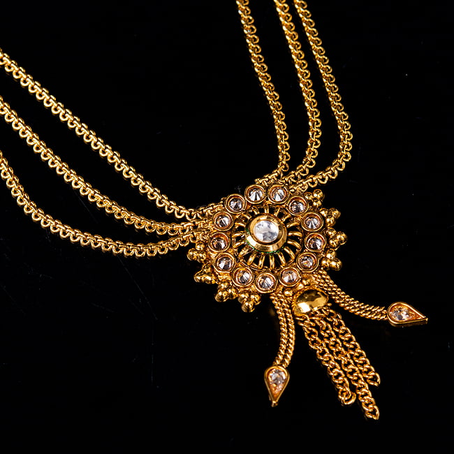 ゴールド・ドクラデザイン　ネックレス＆ピアスセット　インド伝統アクセサリー 4 - ネックレスの拡大写真です。光を受けると美しく輝きます。