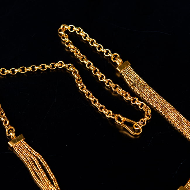 ゴールド・ドクラデザイン　ネックレス＆ピアスセット　インド伝統アクセサリー 3 - チェーンの取り付け部分はこのようになっています