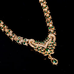 〔各色あり〕インドアクセサリー3点セット〔ネックレス、ピアス、ティッカ〕　パーティーや結婚式などへ - サブ4