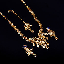 〔各色あり〕インドアクセサリー3点セット〔ネックレス、ピアス、ティッカ〕　パーティーや結婚式などへ - サブ5