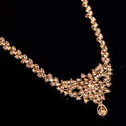 〔各色あり〕インドアクセサリー3点セット〔ネックレス、ピアス、ティッカ〕　パーティーや結婚式などへ - サブ4