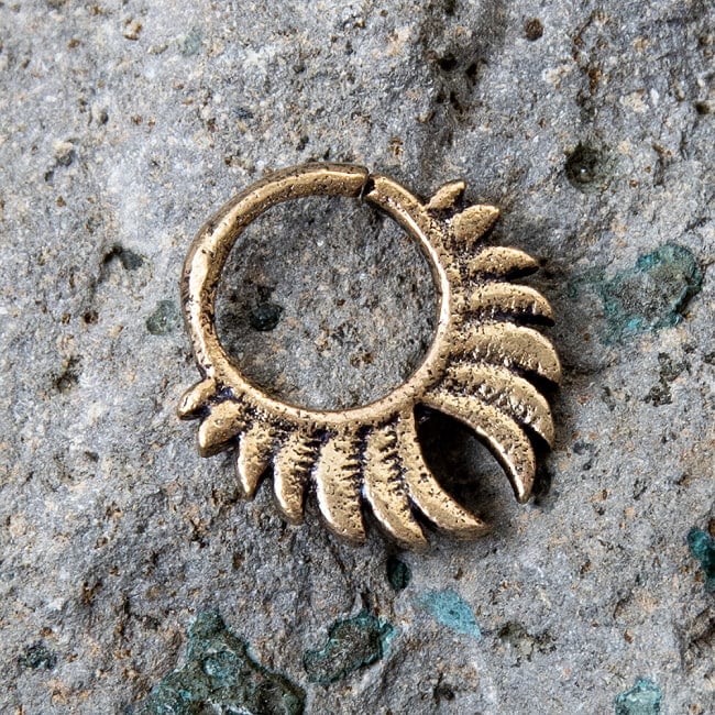 インドの伝統的アクセサリ ノーズリングの写真ピアス,インド 鼻ピアス,アクセ,ティカ