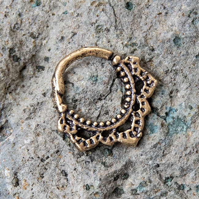 インドの伝統的アクセサリ ノーズリングの写真ピアス,インド 鼻ピアス,アクセ,ティカ