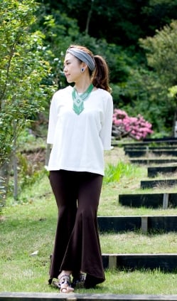 サイドスリットのストレッチ・トライバルパンツ - サブ3