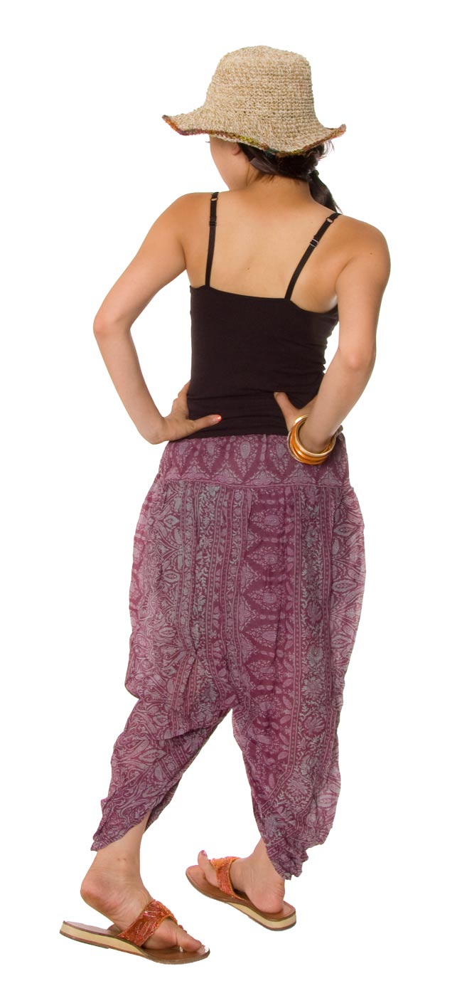 ペイズリー インナースリットバルーンパンツ 【赤紫・緑系】の商品写真 2枚目 後ろ姿はこんな感じです。