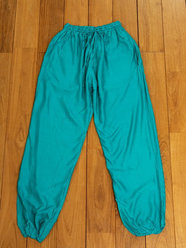 柔らかい素材が気持ち良い シンプルレーヨンパンツの選択用写真