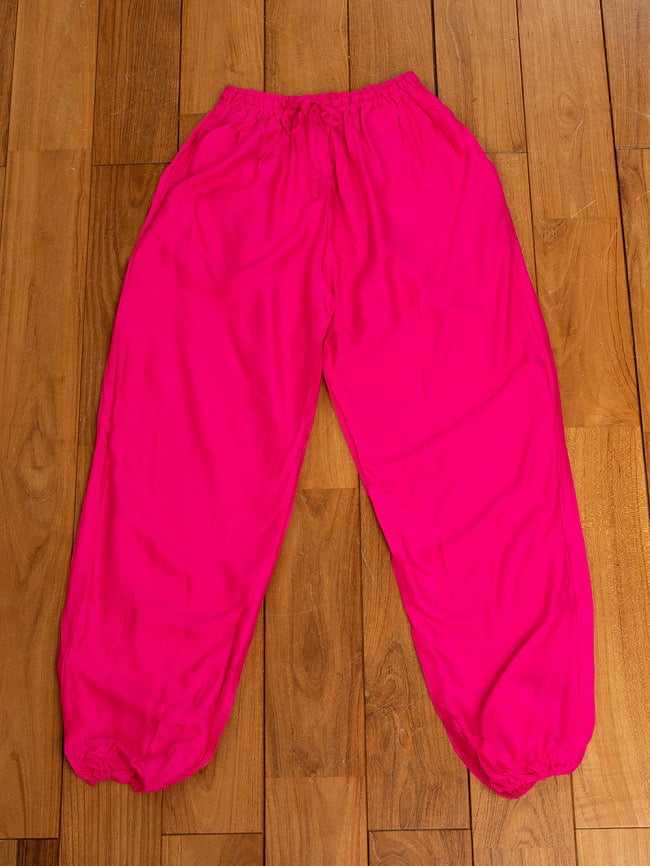 柔らかい素材が気持ち良い シンプルレーヨンパンツの選択用写真