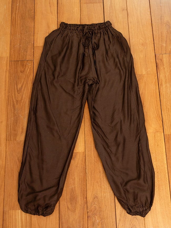 柔らかい素材が気持ち良い シンプルレーヨンパンツの選択用写真