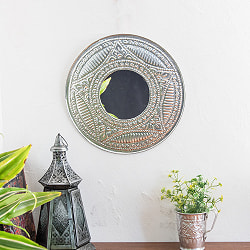 バリのアルミエンボス細工 ラウンドミラー - Mサイズ 幅約：38.5cm - サブ2