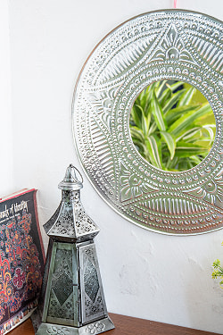 バリのアルミエンボス細工 ラウンドミラー - Lサイズ 幅約：48.5cm - サブ4