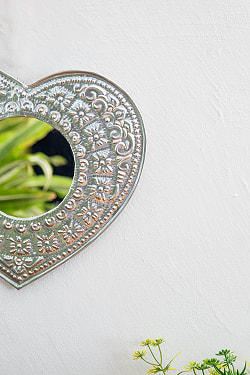 バリのアルミエンボス細工 ハートミラー - Sサイズ 幅約：28cm - サブ3