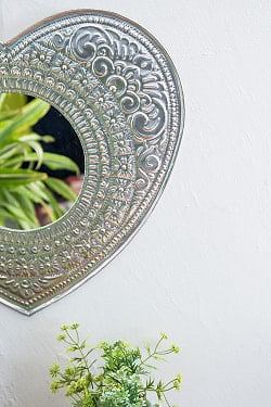 バリのアルミエンボス細工 ハートミラー - Lサイズ 幅約：48.5cm - サブ3