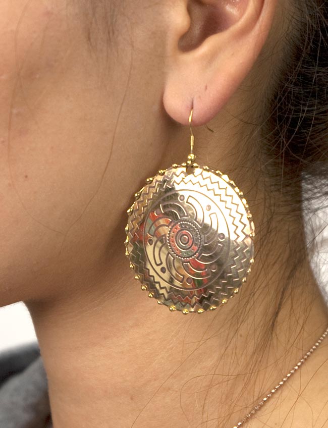 エスニックトライバルピアス 3 - モデルさんに着用してもらいました