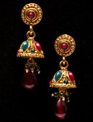 インド伝統ドーム型ピアス[中] - 赤緑の商品写真