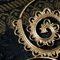 ペイズリー風伝統ピアス - サブ3