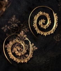 ペイズリー風伝統ピアス