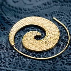 孔雀模様のうずまきピアス - サブ3