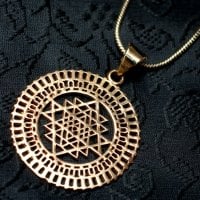 ヤントラのペンダント【ひも付】【全2色】(ID-PIAS-1169)