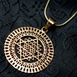 ヤントラのペンダント【ひも付】【全2色】