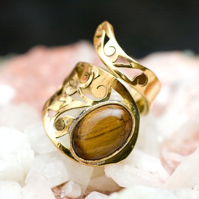 【安心のフリーサイズ】インドのペイズリー柄ゴールド天然石リング(アソート) 5 - とても可愛らしい指輪です