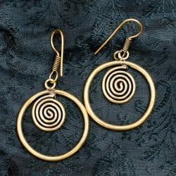 エスニックなうずまきゴールドピアス