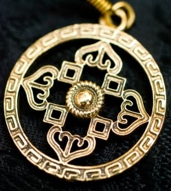 カーラチャクラ マンダラのゴールデンピアス - サブ3