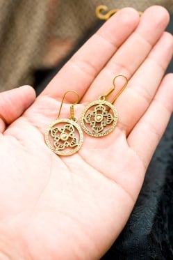 カーラチャクラ マンダラのゴールデンピアス - サブ5