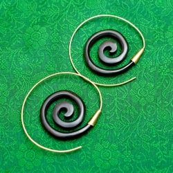 インドのぐるぐるウッドピアス - サブ3