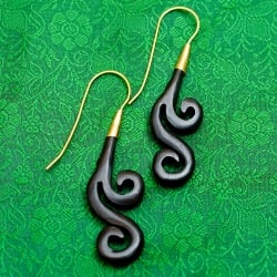 インドのぐるぐるウッドピアス - サブ4