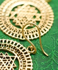 ヤントラのゴールデンピアス - サブ3