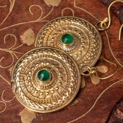 マンダラのゴールデンピアス(パワーストーン付き)