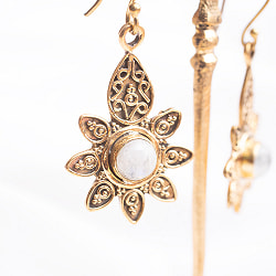 インドの花びらゴールデンピアス　パワーストーン付 - サブ2