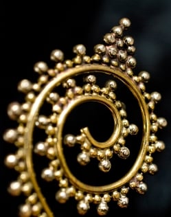 うずまきドットの艶めきゴールドピアス - サブ3