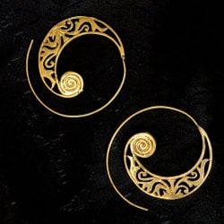 インド伝統模樣の艶めきゴールドピアス