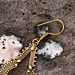 パワーストーンの艶めきゴールドピアス - サブ3