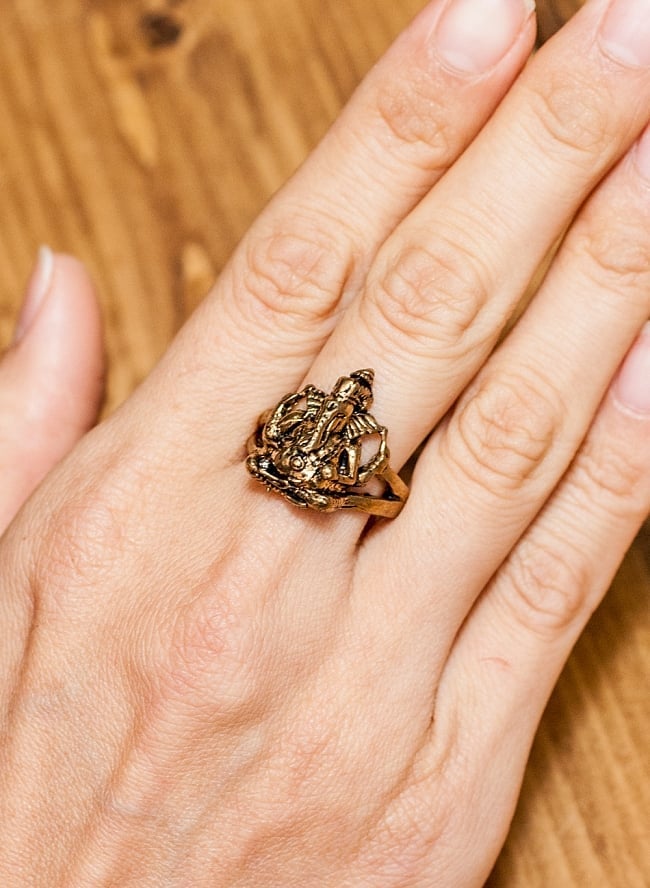 ガネーシャのゴールドリング 5 - とても可愛らしい指輪です