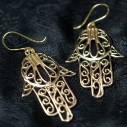 インド伝統模樣のゴールデンピアス - ハムサ