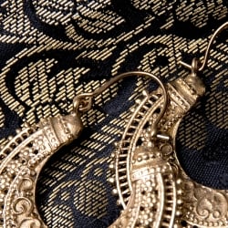 インドのトラディショナル・ピアス - サブ3