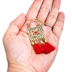 スクエアフォルムのタッセルピアス - サブ5