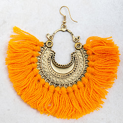 ボリュームタッセルと三日月のピアス - サブ3