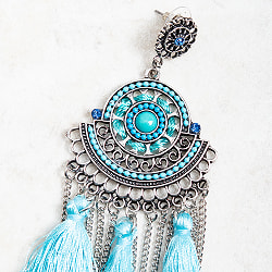 タッセルとチェーンの ハーフラウンドピアス - サブ4