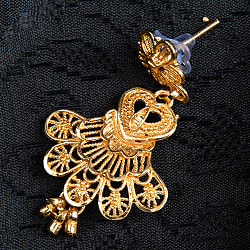 フラワー モチーフのゴールドメタル ピアス - サブ3