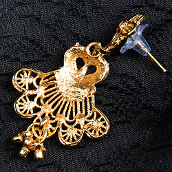 フラワー モチーフのゴールドメタル ピアス - サブ4