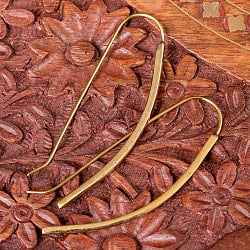 インドのゴールデン　トラディショナル・ピアス　弓形の商品写真