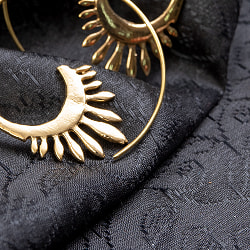 インドのトラディショナルうずまきピアス - サブ2