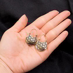 インドの伝統　ぷっくりピアス　フラワーオブライフ - サブ4