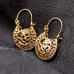 インドの伝統　ぷっくりピアス　オーム - サブ2