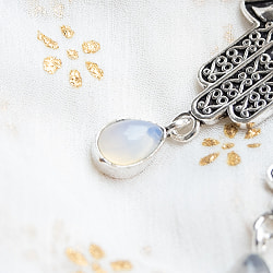 ハムサのシルバーカラーピアス（パワーストーン付） - サブ3